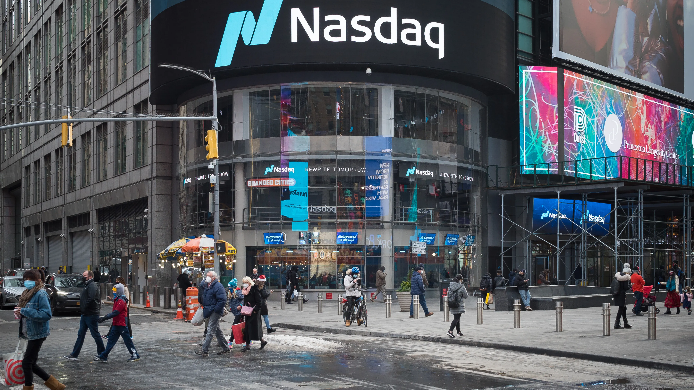 Чем отличаются биржи NASDAQ и NYSE?